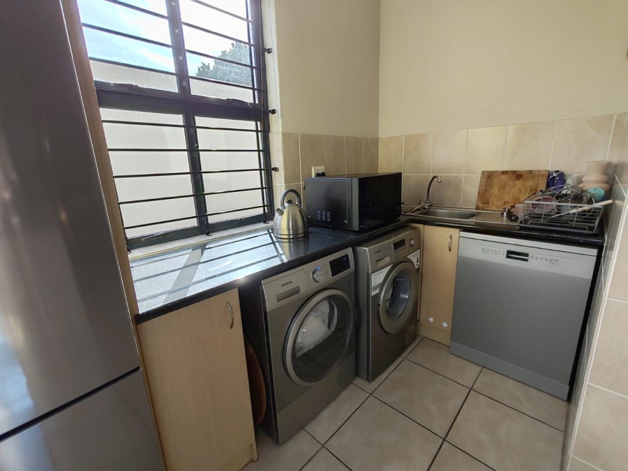 To Let 3 Bedroom Property for Rent in Royal Ascot Western Cape
